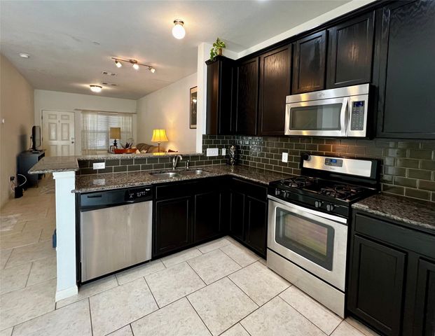 1900 Little Elm TRL 3, Cedar Park, TX 78613