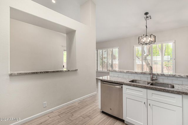 3334 N 42ND Street, Phoenix, AZ 85018