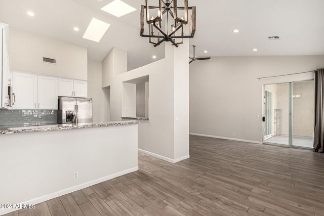 3334 N 42ND Street, Phoenix, AZ 85018