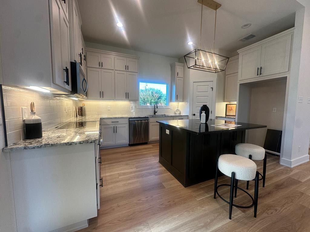 Image 3 of property listing at 3604 Grandview Drive, San Angelo, TX 76904
