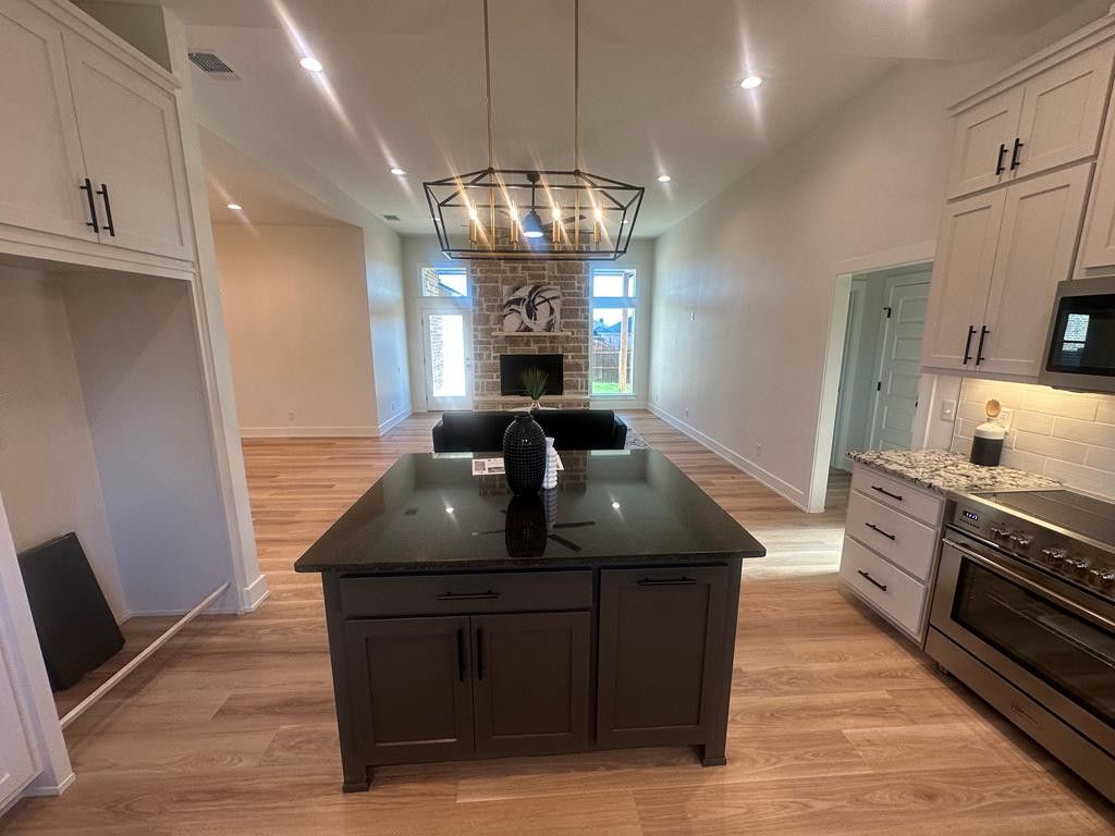 Image 4 of property listing at 3604 Grandview Drive, San Angelo, TX 76904