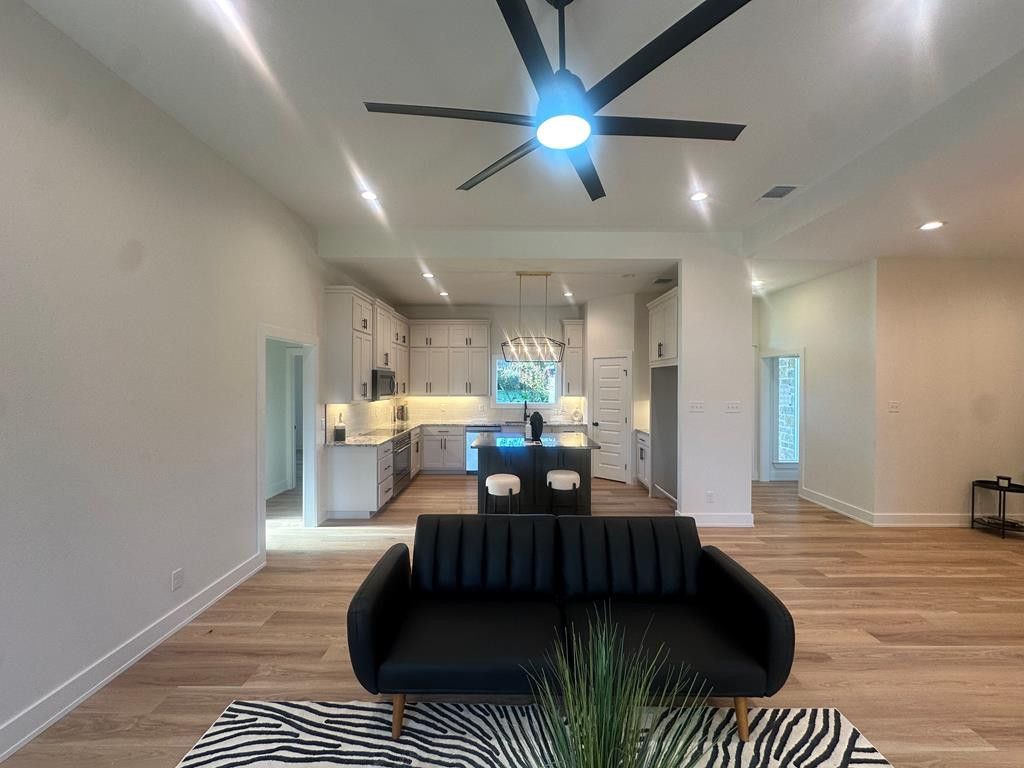 Image 5 of property listing at 3604 Grandview Drive, San Angelo, TX 76904
