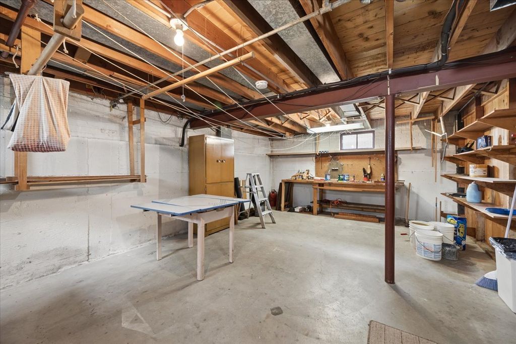 Image 18 of property listing at 748 N Rohde Avenue, Hillside, IL 60162