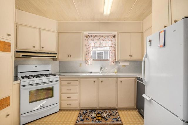 225 Mt Hermon Road, Scotts Valley, CA 95066