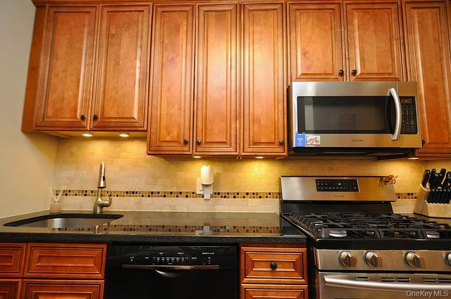 10 Old Mamaroneck Road 2A, White Plains, NY 10605