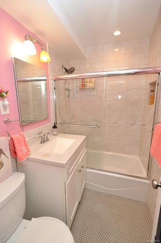 10 Old Mamaroneck Road 2A, White Plains, NY 10605