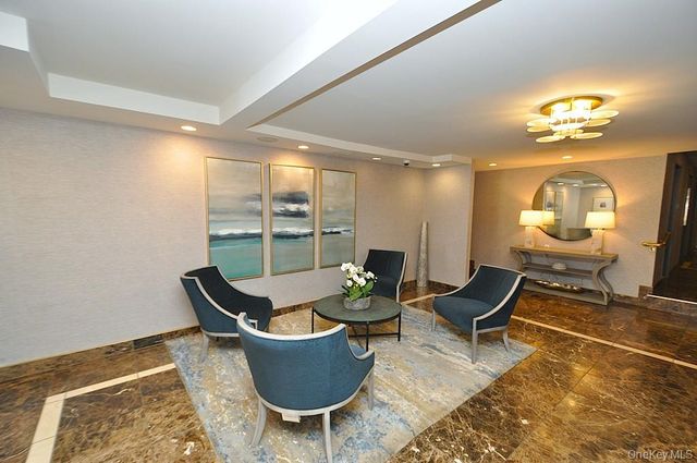 10 Old Mamaroneck Road 2A, White Plains, NY 10605