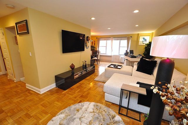 10 Old Mamaroneck Road 2A, White Plains, NY 10605