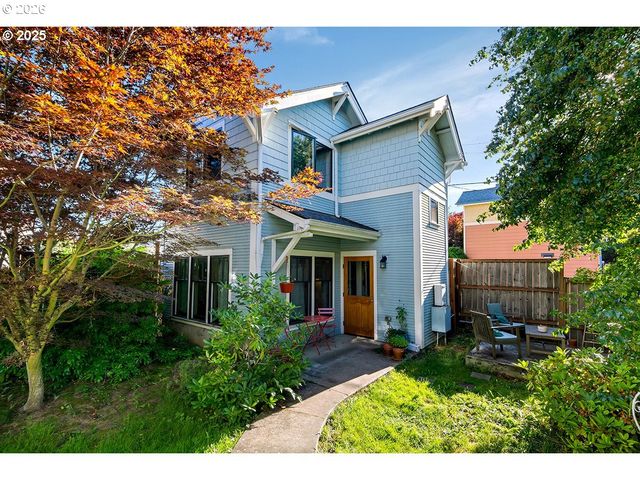 3821 N GANTENBEIN Ave, Portland, OR 97227