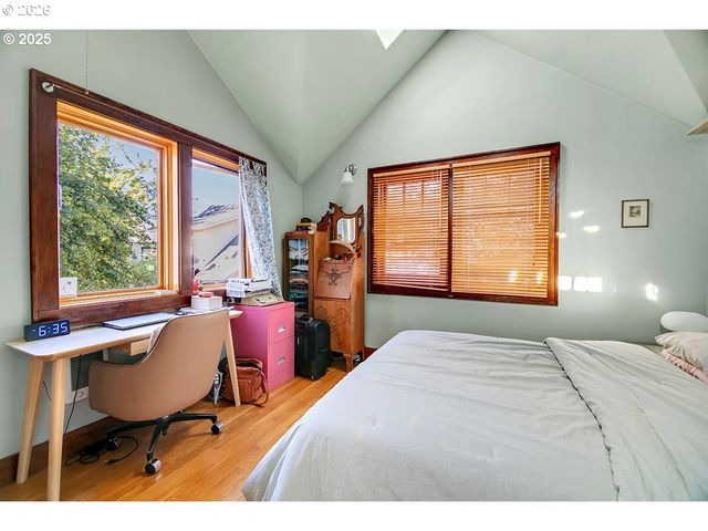 3821 N GANTENBEIN Ave, Portland, OR 97227