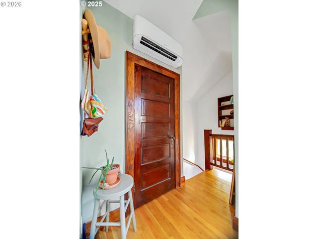 3821 N GANTENBEIN Ave, Portland, OR 97227