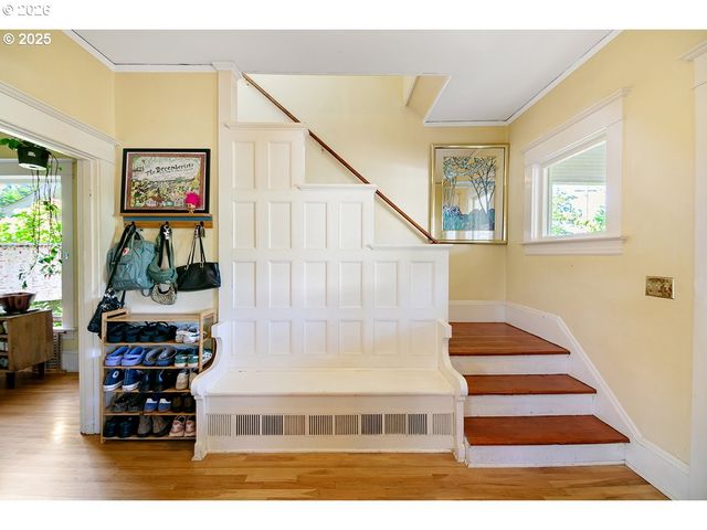 3821 N GANTENBEIN Ave, Portland, OR 97227