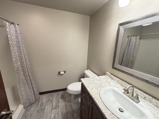 560 SUPERIOR ROAD, Green Bay, WI 54311
