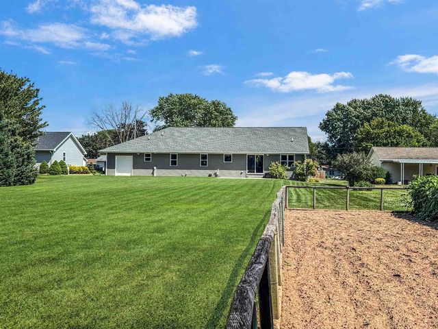 560 SUPERIOR ROAD, Green Bay, WI 54311