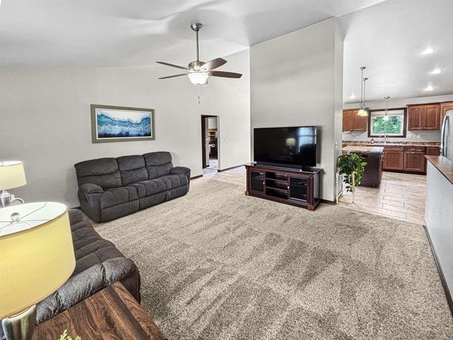 560 SUPERIOR ROAD, Green Bay, WI 54311