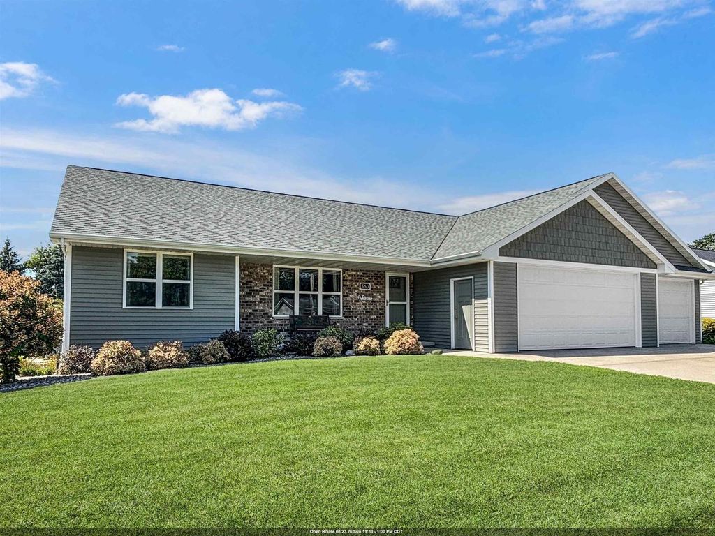 560 SUPERIOR ROAD, Green Bay, WI 54311