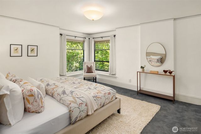 723 12th Avenue E, Seattle, WA 98102