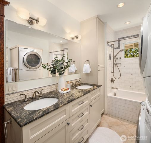 723 12th Avenue E, Seattle, WA 98102
