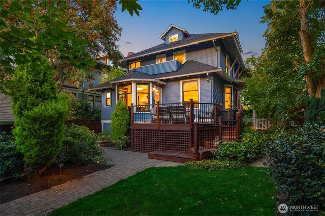 723 12th Avenue E, Seattle, WA 98102
