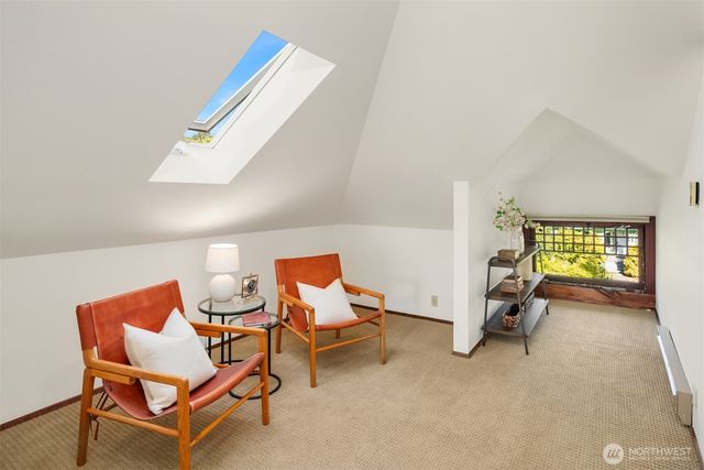 723 12th Avenue E, Seattle, WA 98102