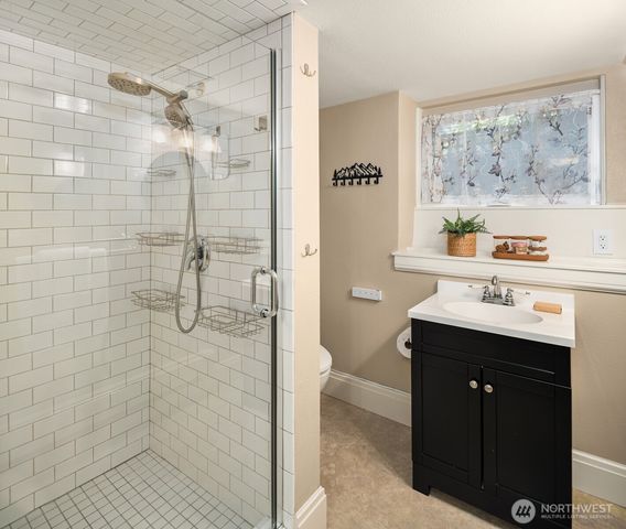 723 12th Avenue E, Seattle, WA 98102