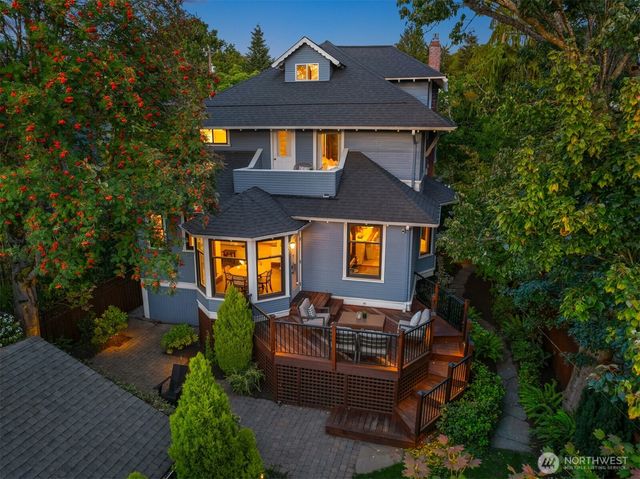 723 12th Avenue E, Seattle, WA 98102