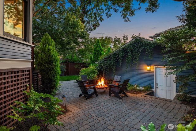 723 12th Avenue E, Seattle, WA 98102