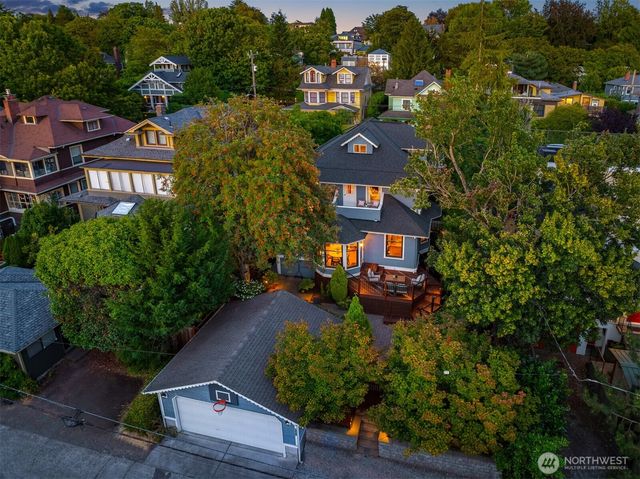 723 12th Avenue E, Seattle, WA 98102