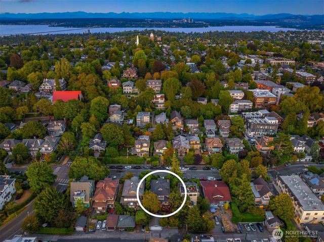 723 12th Avenue E, Seattle, WA 98102