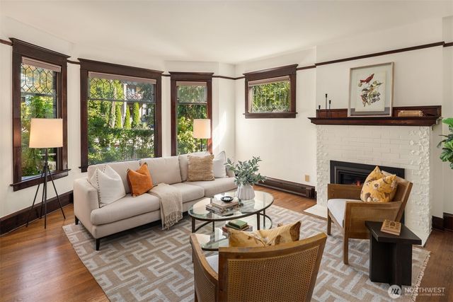 723 12th Avenue E, Seattle, WA 98102