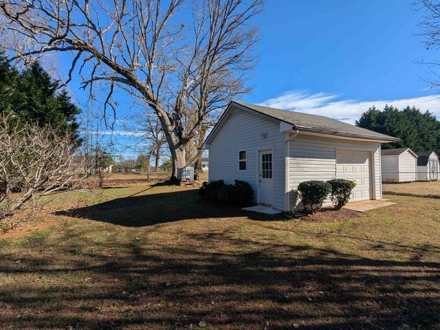 124 Bent Tree Drive, Inman, SC 29349