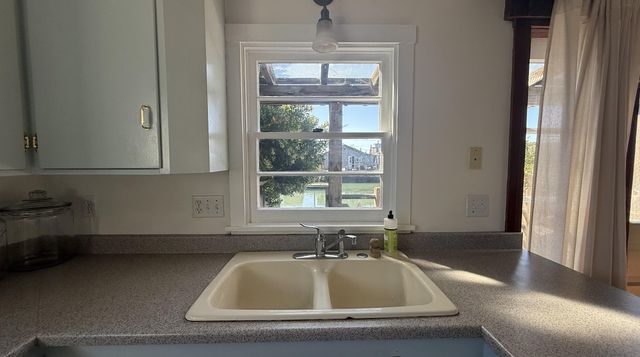 11 Crab Street, King Salmon South, CA 95503