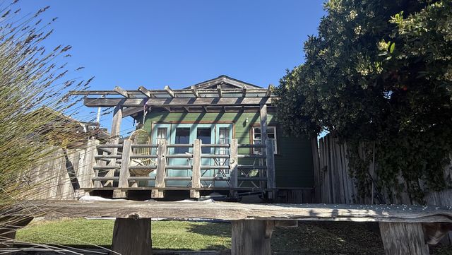 11 Crab Street, King Salmon South, CA 95503