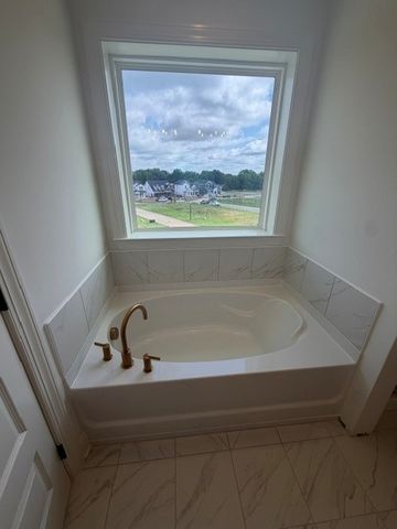 5616 Redcliffe Alley, Thompsons Station, TN 37179