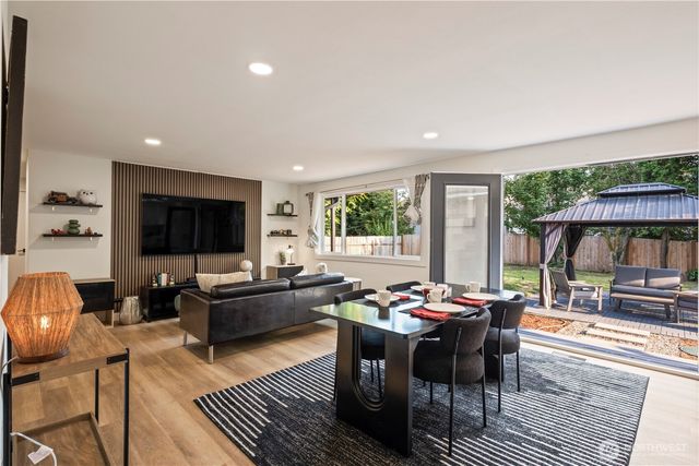 431 S 190th Street, Burien, WA 98148