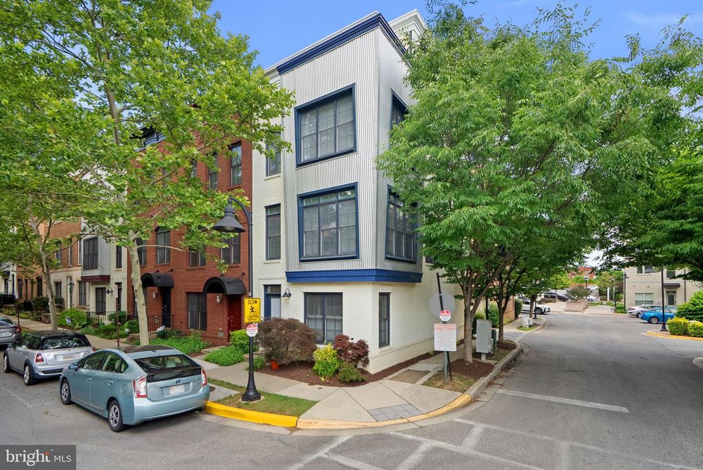 5601 44TH AVE, Hyattsville, MD 20781