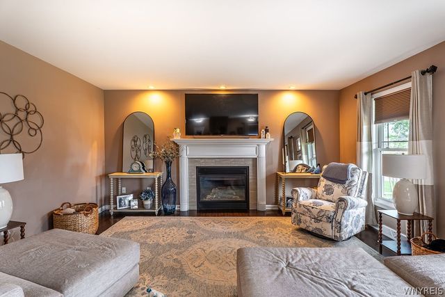 39 Newberry Lane, Lancaster, NY 14086
