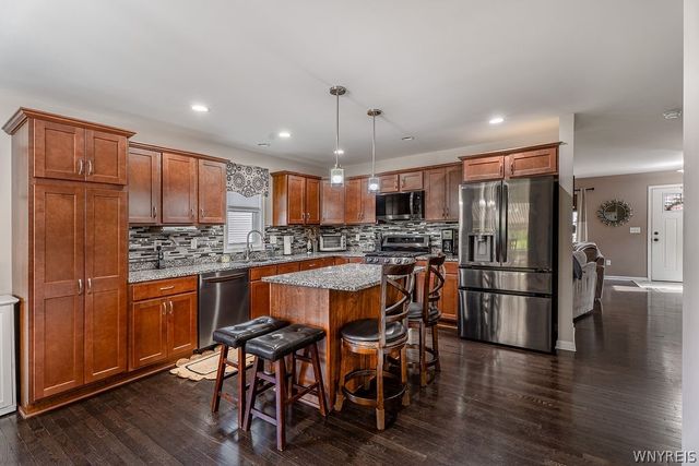 39 Newberry Lane, Lancaster, NY 14086