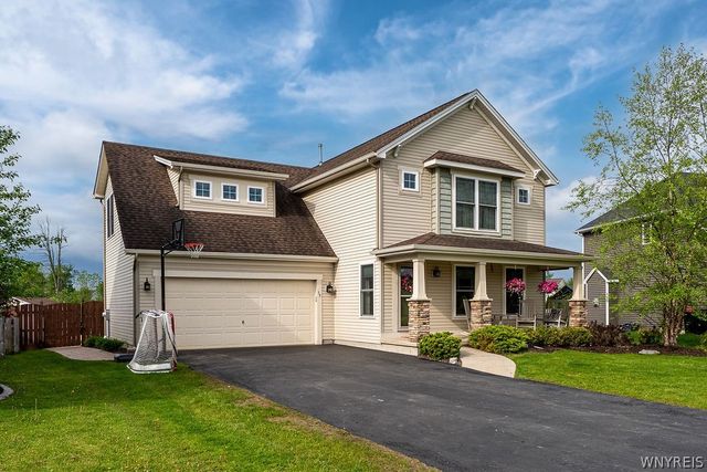 39 Newberry Lane, Lancaster, NY 14086
