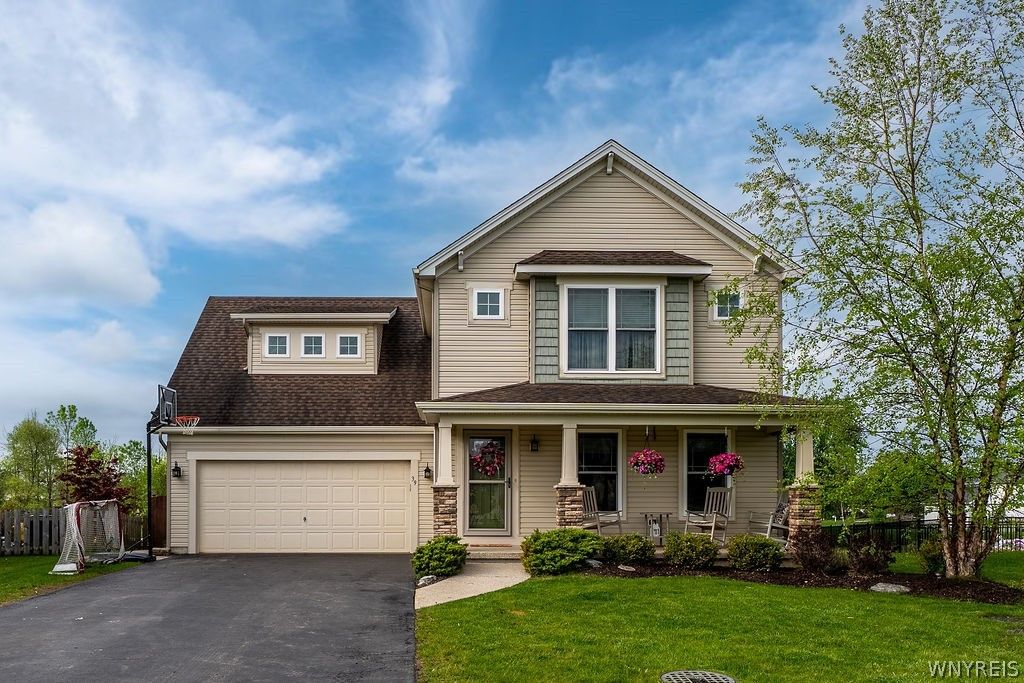 39 Newberry Lane, Lancaster, NY 14086