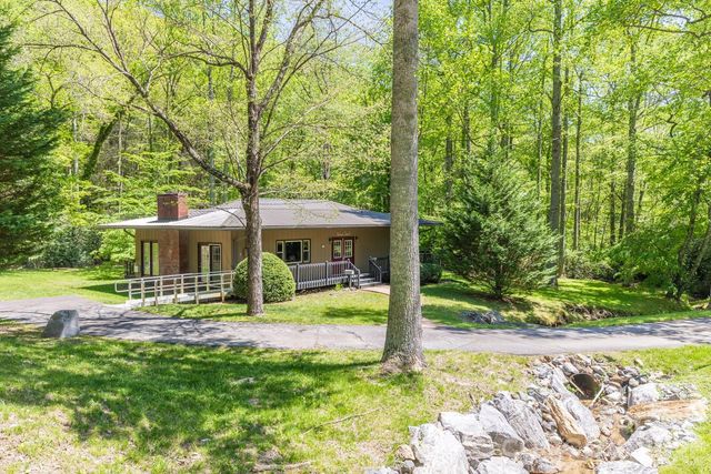 9999 Fairview Forest Drive, Fairview, NC 28730