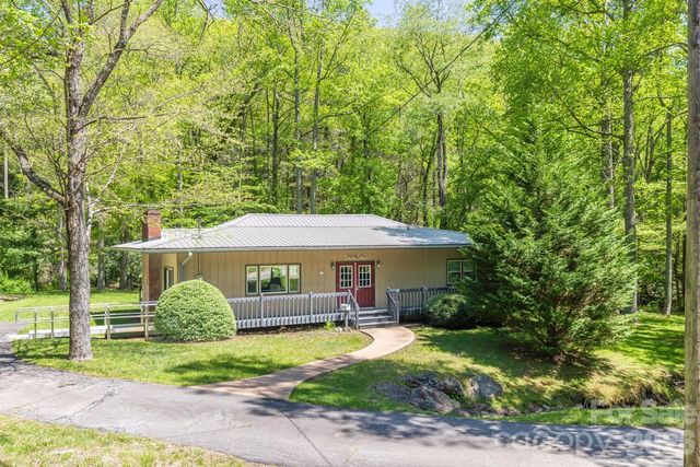 9999 Fairview Forest Drive, Fairview, NC 28730