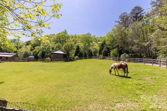 9999 Fairview Forest Drive, Fairview, NC 28730