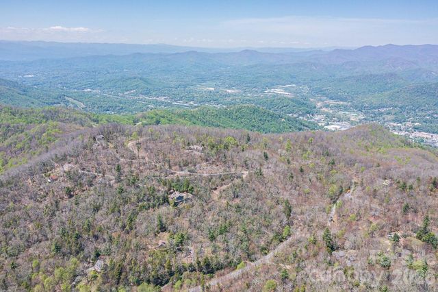 9999 Fairview Forest Drive, Fairview, NC 28730