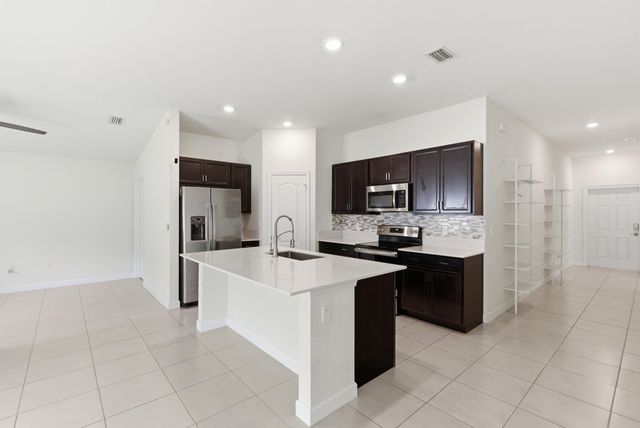 888 Bent Creek Drive, Fort Pierce, FL 34947