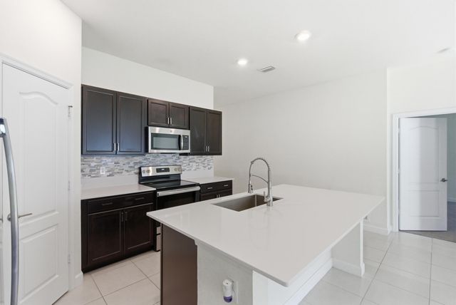 888 Bent Creek Drive, Fort Pierce, FL 34947