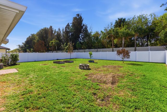 888 Bent Creek Drive, Fort Pierce, FL 34947