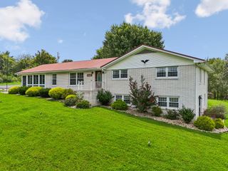 1465 Murfreesboro Rd, Woodbury, TN 37190
