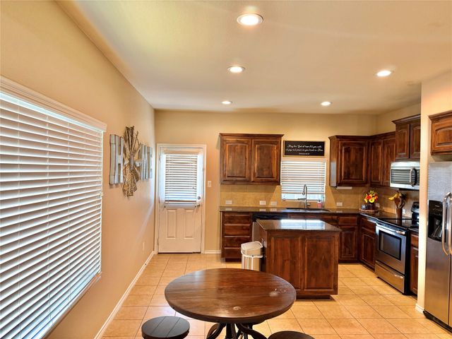 1068 Meadow Scape Drive, Fort Worth, TX 76028