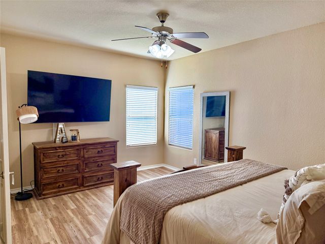 1068 Meadow Scape Drive, Fort Worth, TX 76028